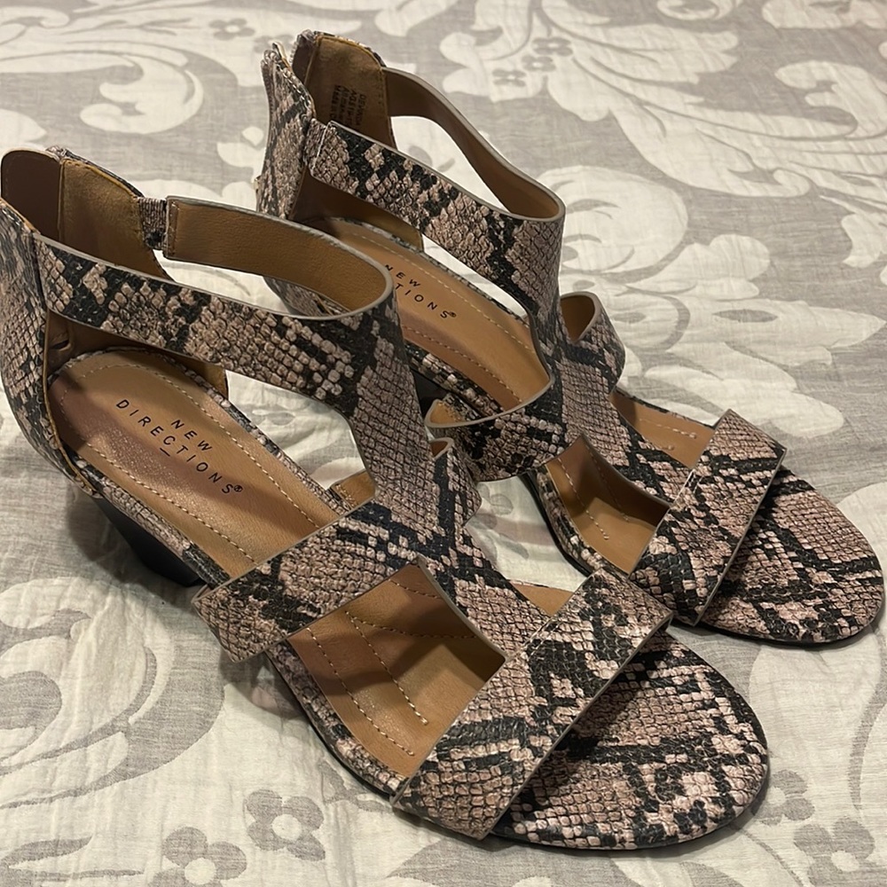 New Directions sandals